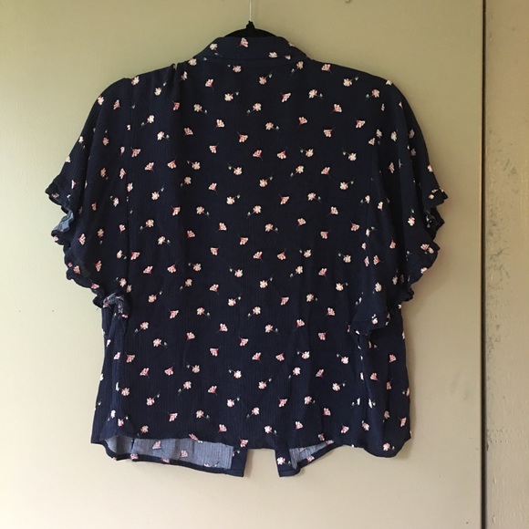 SOLD 🔮Nordstrom button down work shirt - Picture 4 of 5